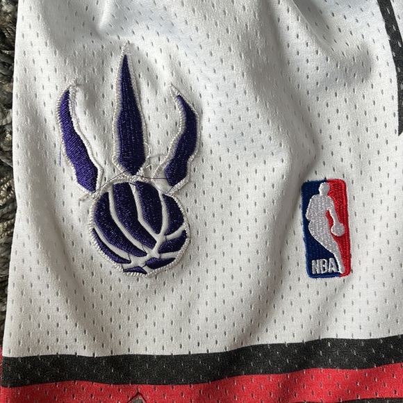 Vintage Just Don 1998-1999 Raptors Shorts - Picture 6 of 7